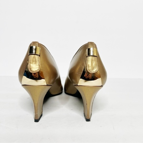 Vintage Stuart Weitzman Gold Pointed Heels Size 6.5 Women’s - Picture 6 of 6